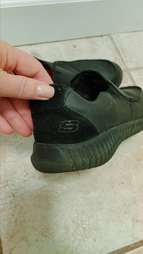 Women's Skechers Black Slip-On Shoes size 8.5 - photo 4