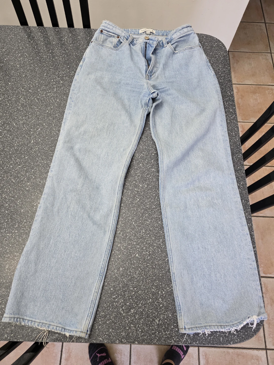Abercrombie & Fitch The '90s Relaxed Jean - Light Wash Size 28