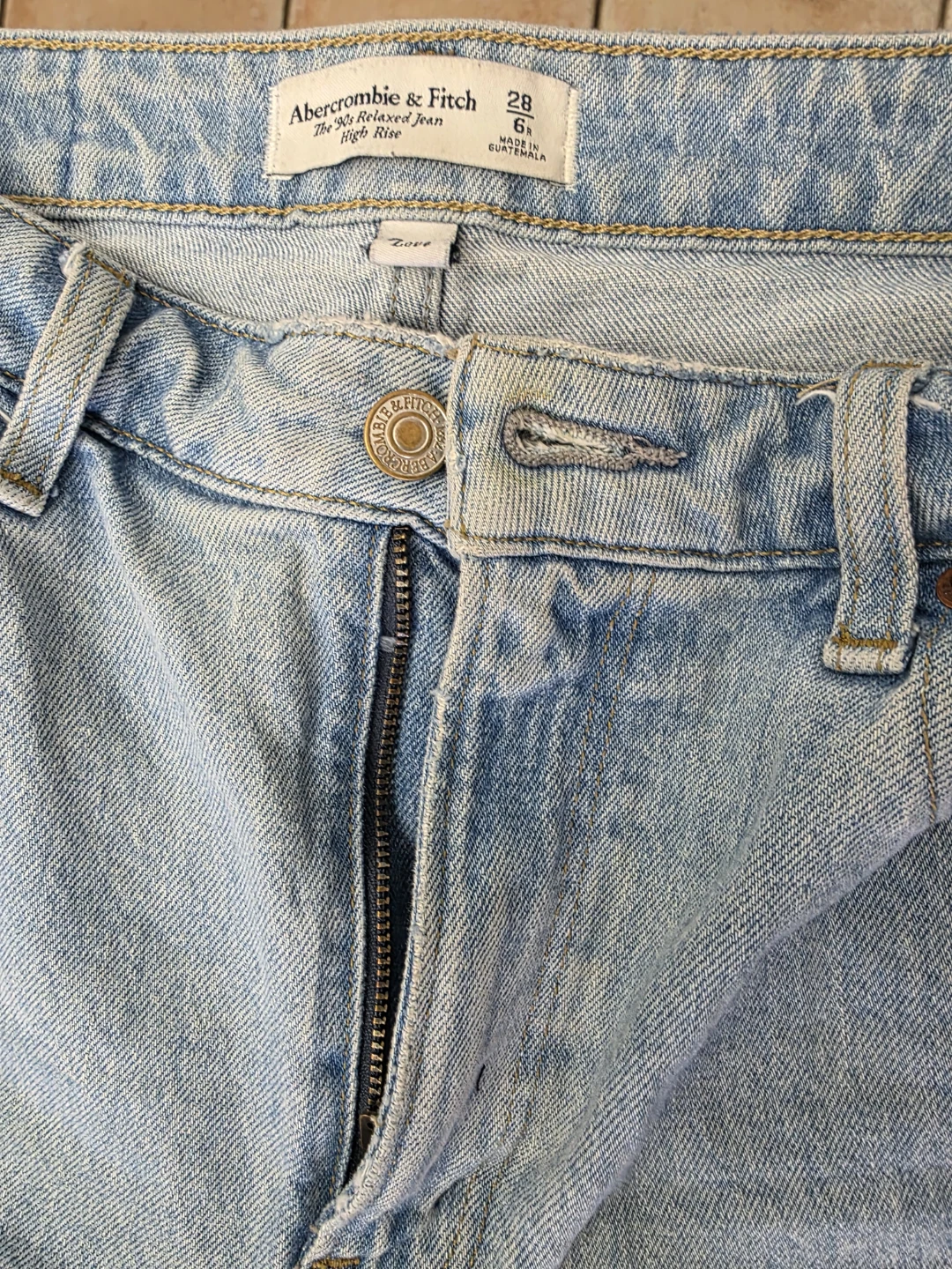 Abercrombie & Fitch The '90s Relaxed Jean - Light Wash Size 28 - photo 3