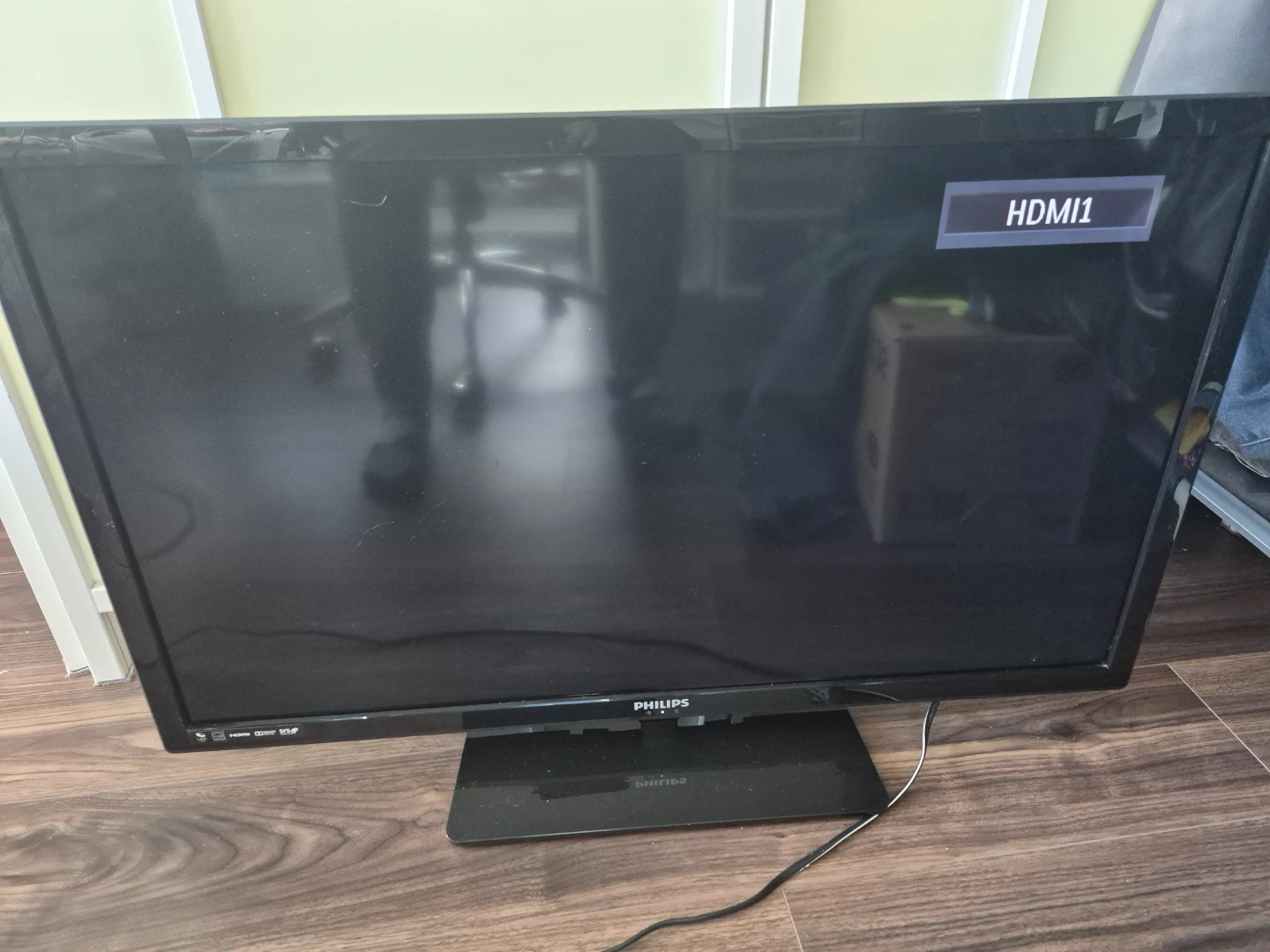 Philips 39PFL2706/F7 39-inch LED TV