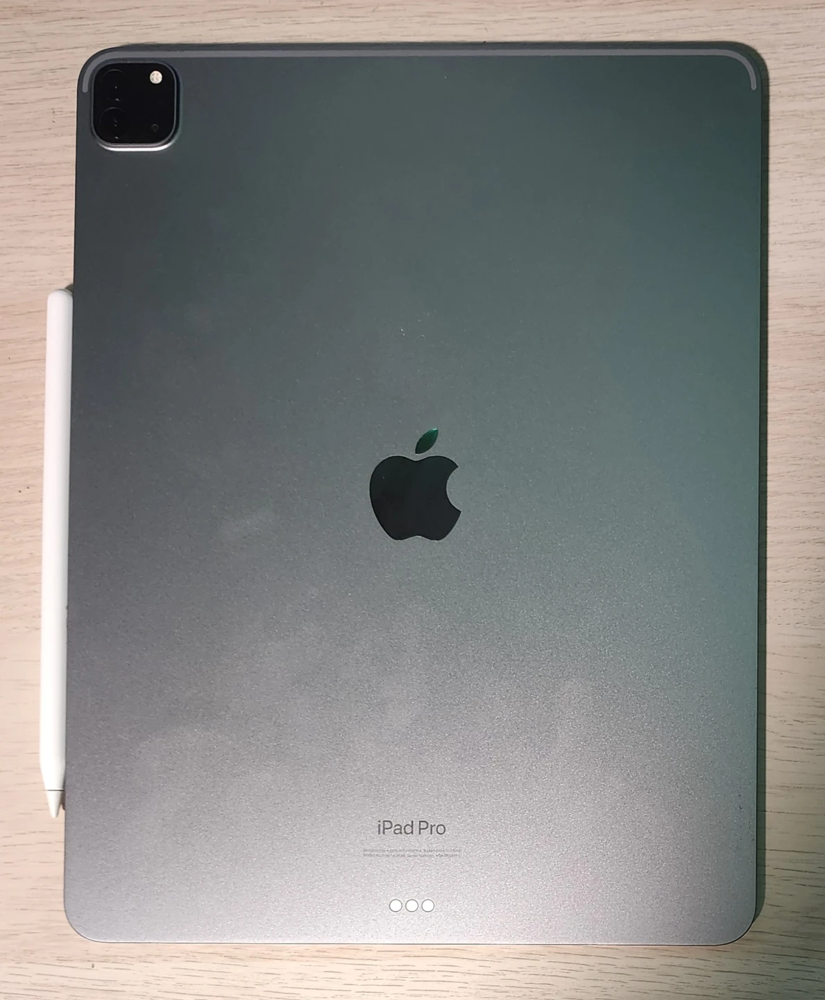 Apple ipad Pro 12.9 inch 6th Gen 512 GB with Apple Pencil