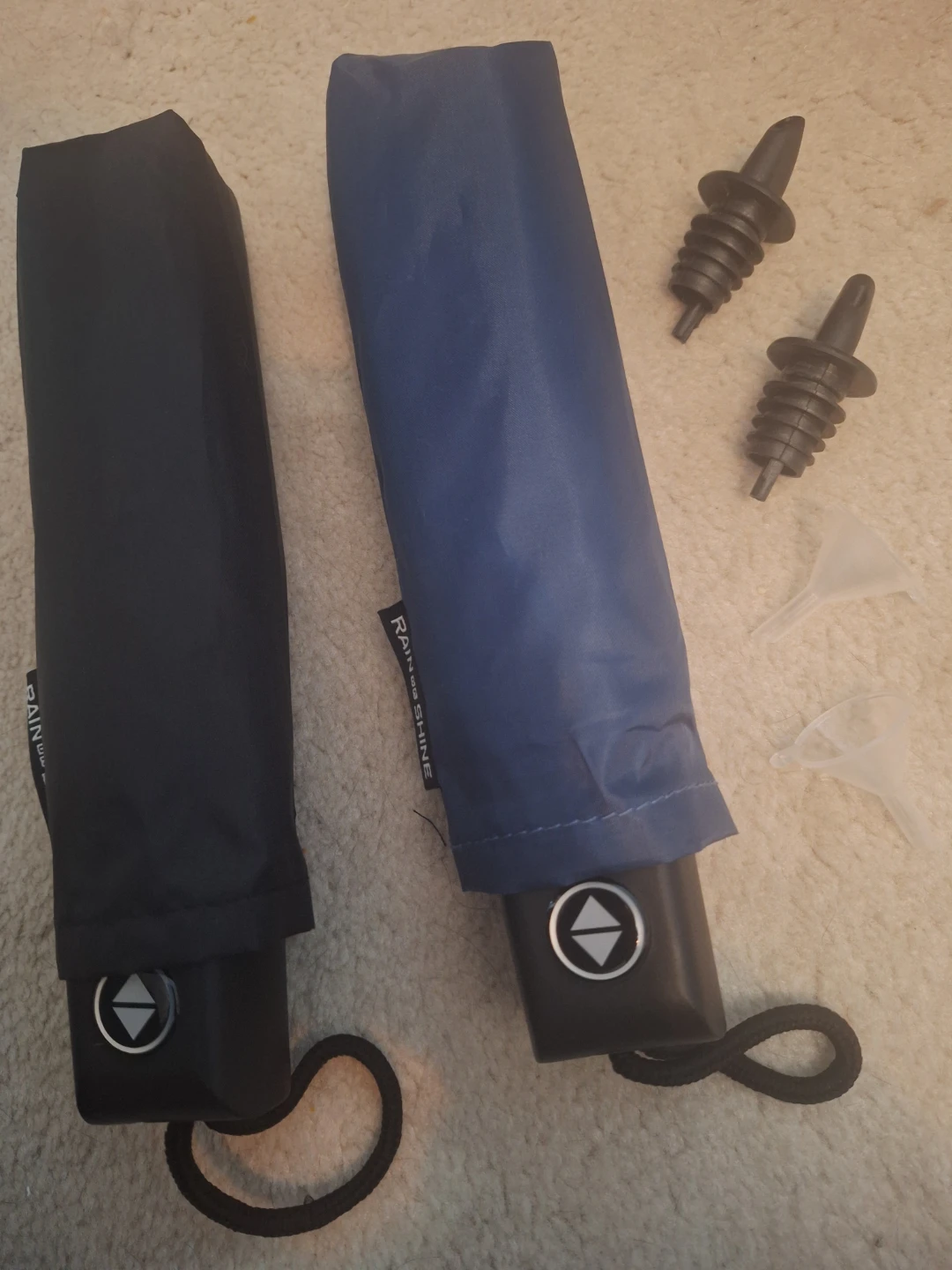 NEW Rain or Shine Umbrella Flasks 🍸 - photo 2