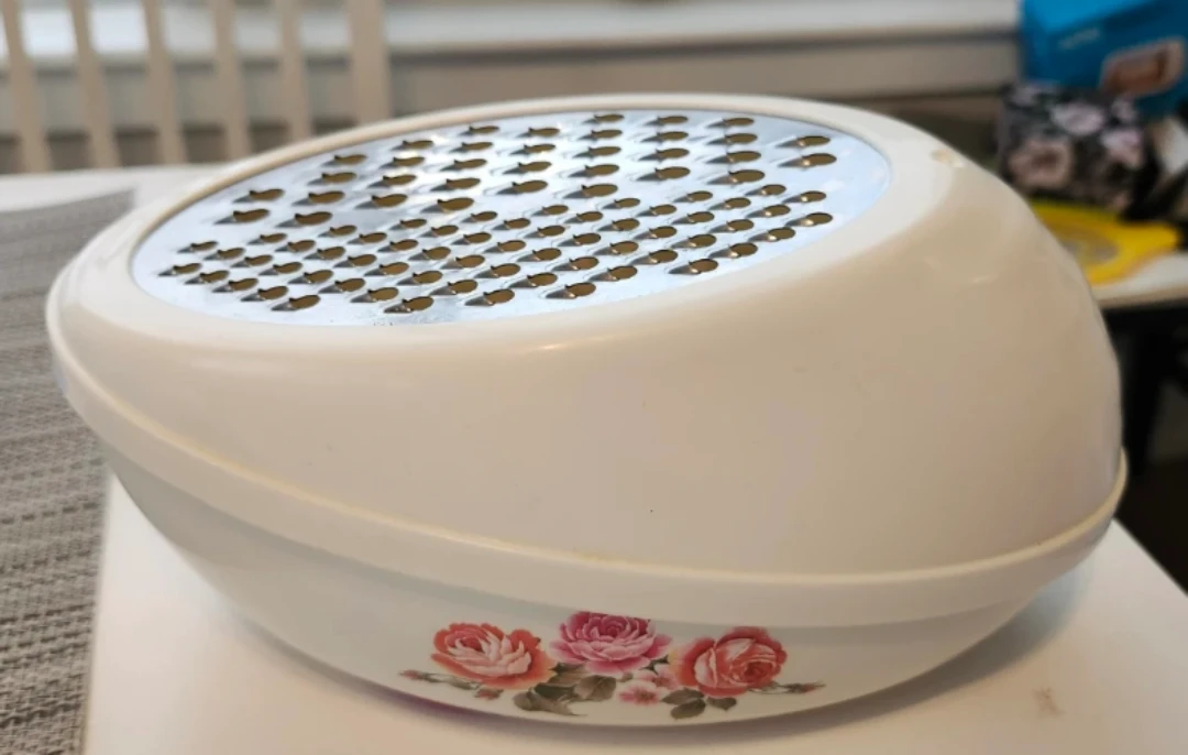 Rose Print Grater with Bowl - photo 3