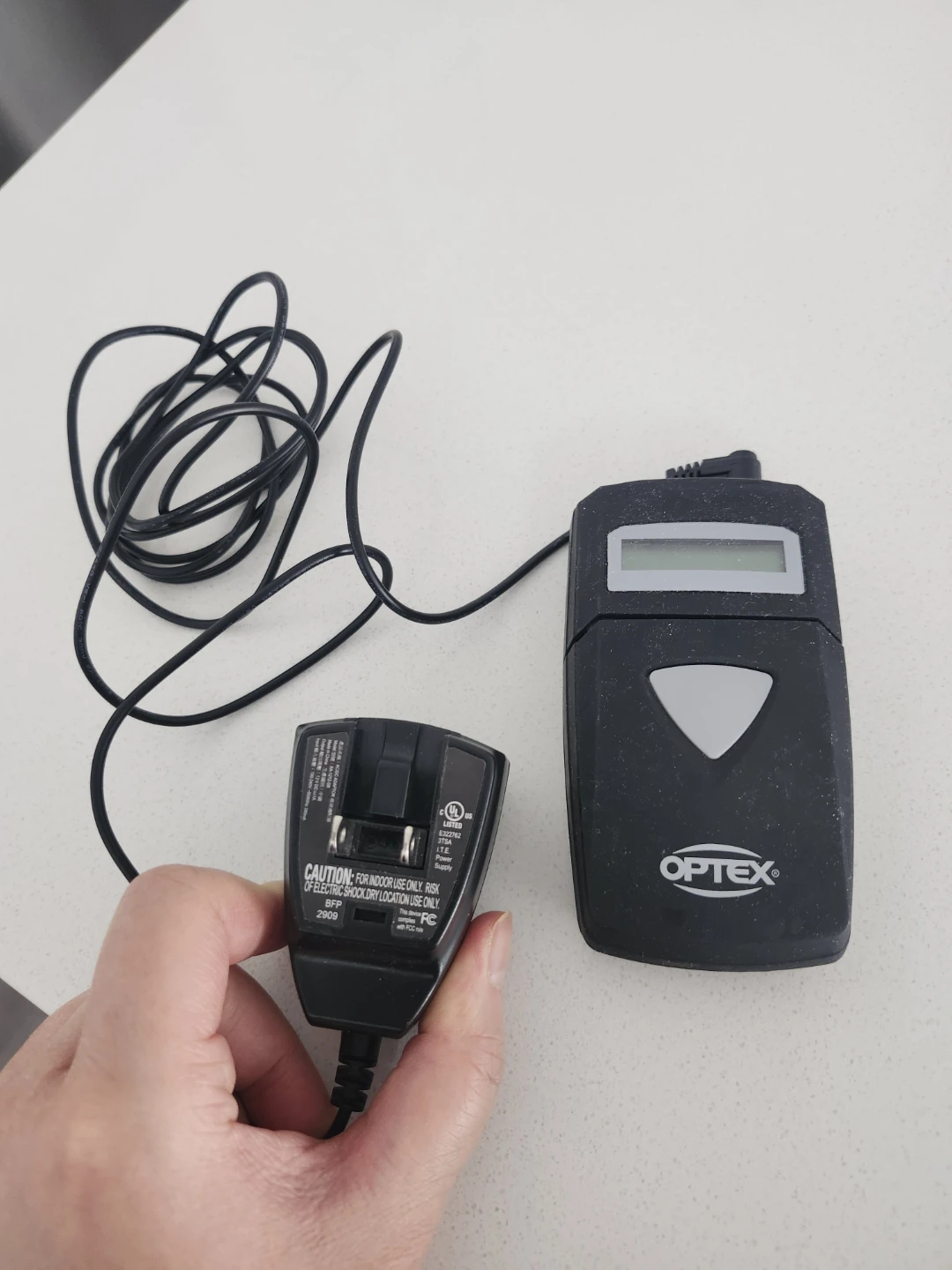 Optex Universal Battery Charger - photo 2