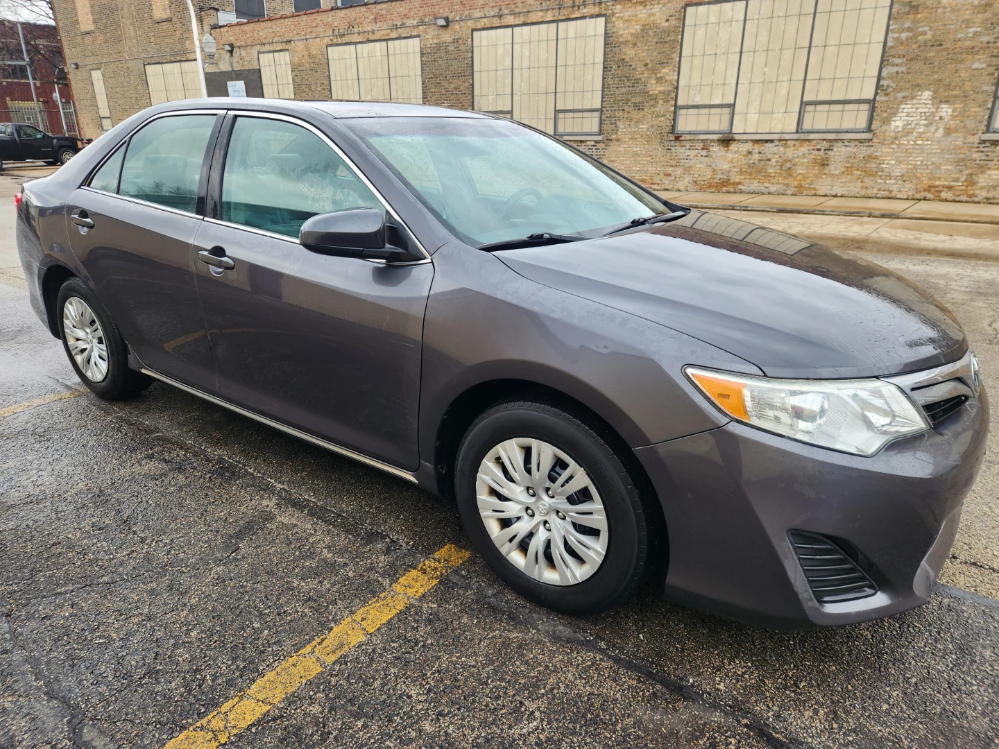 2013 Toyota Camry LE - photo 3