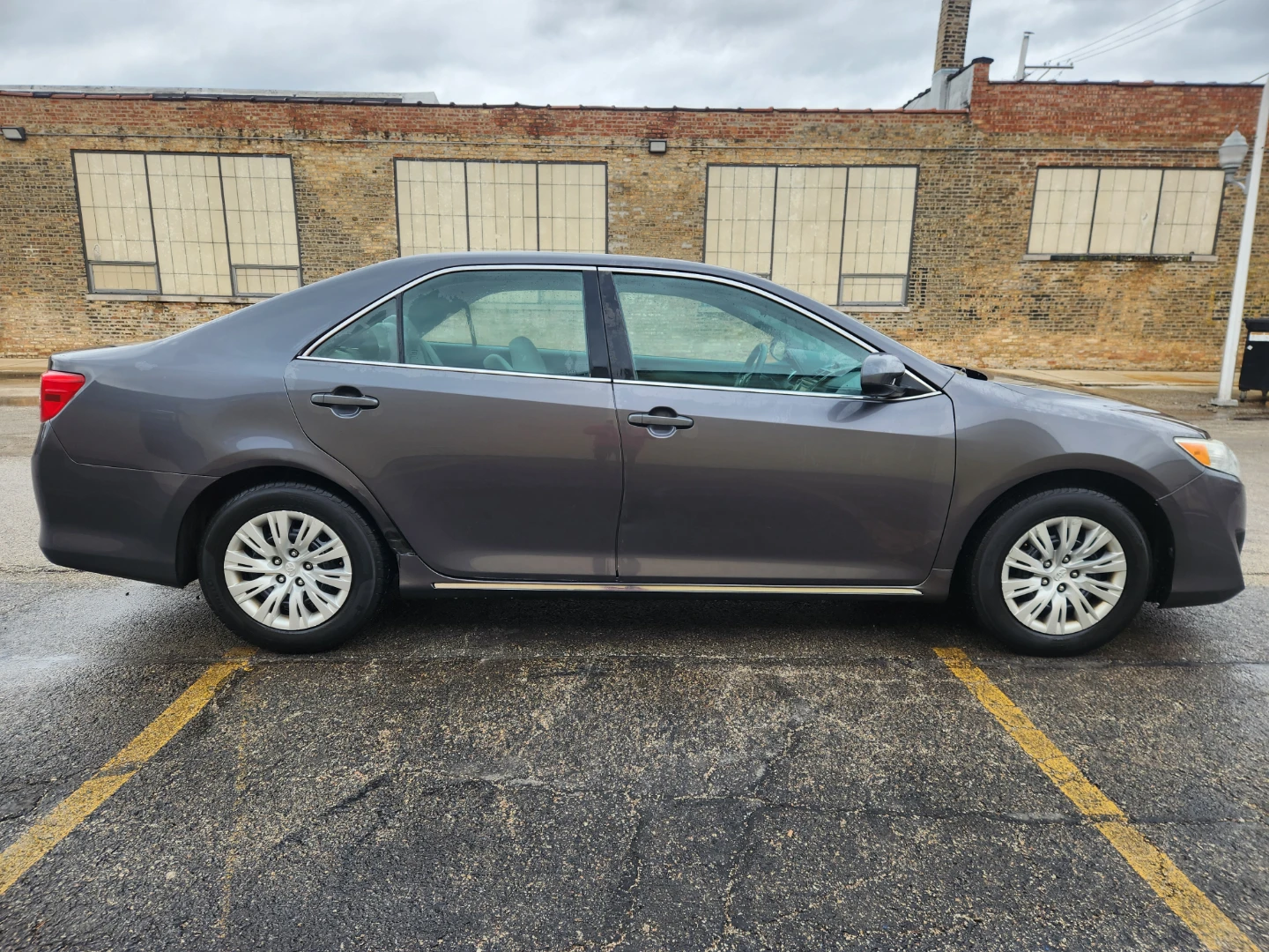 2013 Toyota Camry LE - photo 4