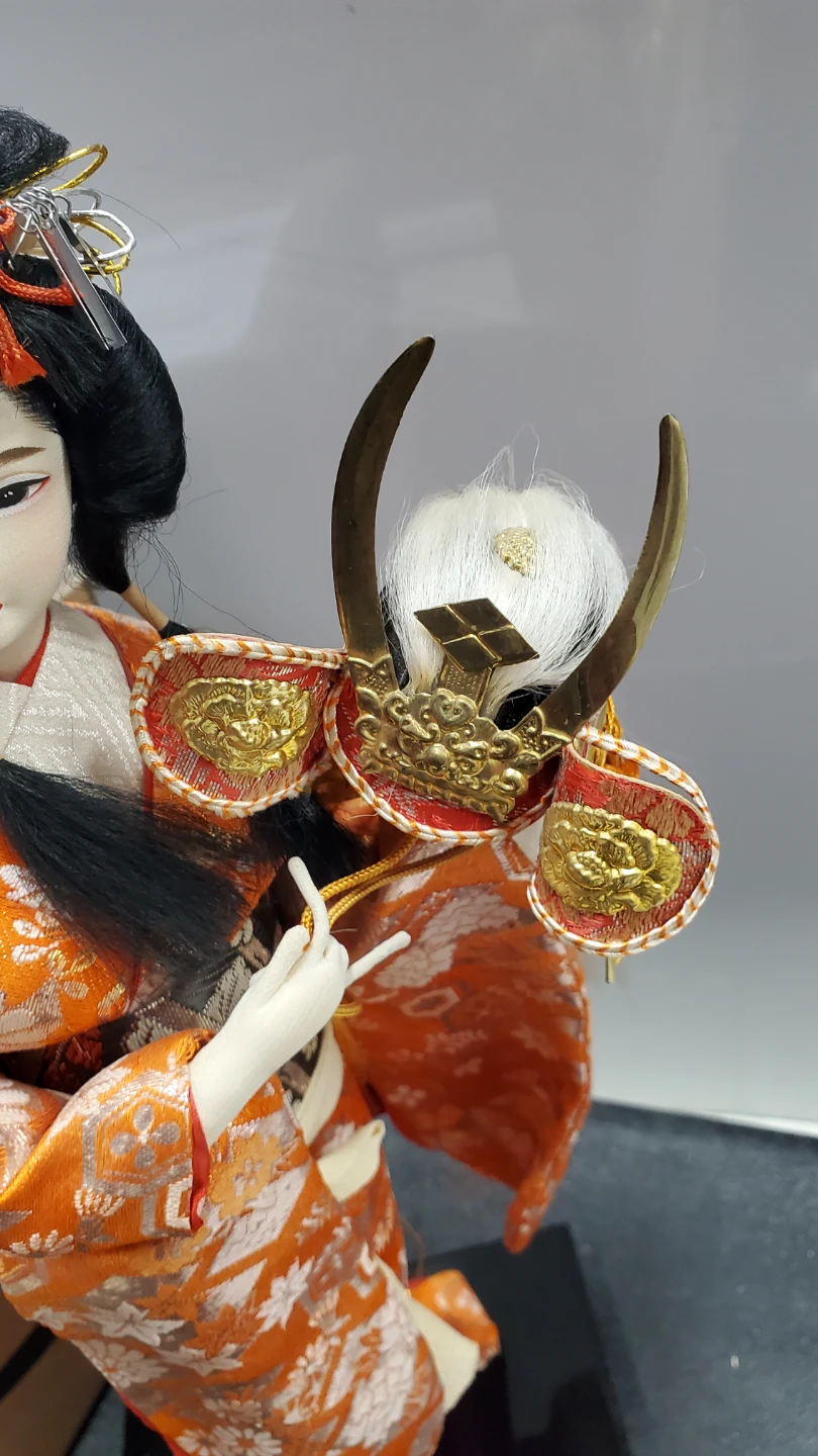 Japanese Geisha Doll with Helmet - photo 5