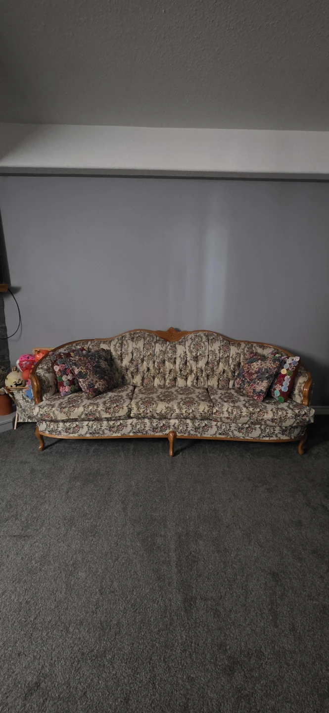 Vintage Floral Sofa - photo 2