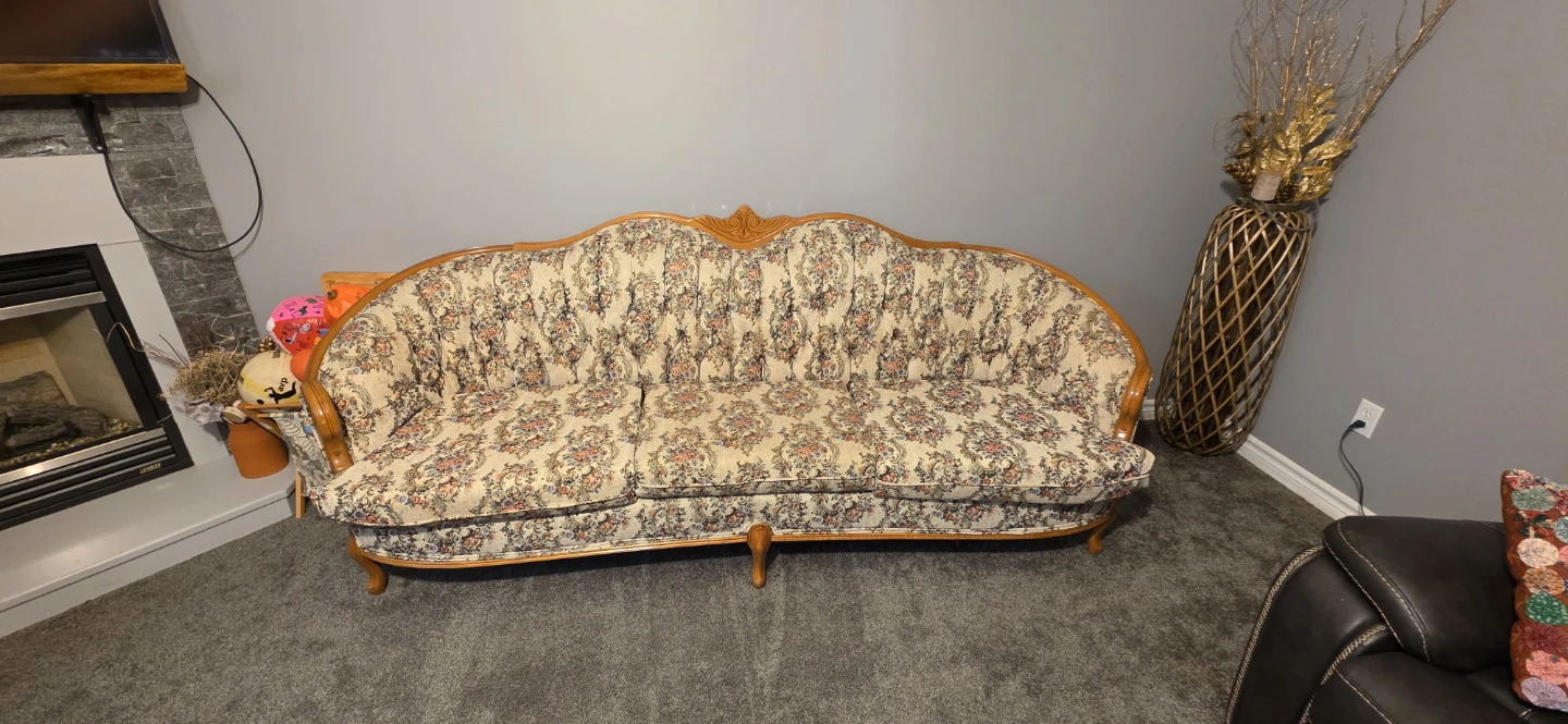 Vintage Floral Sofa - photo 3