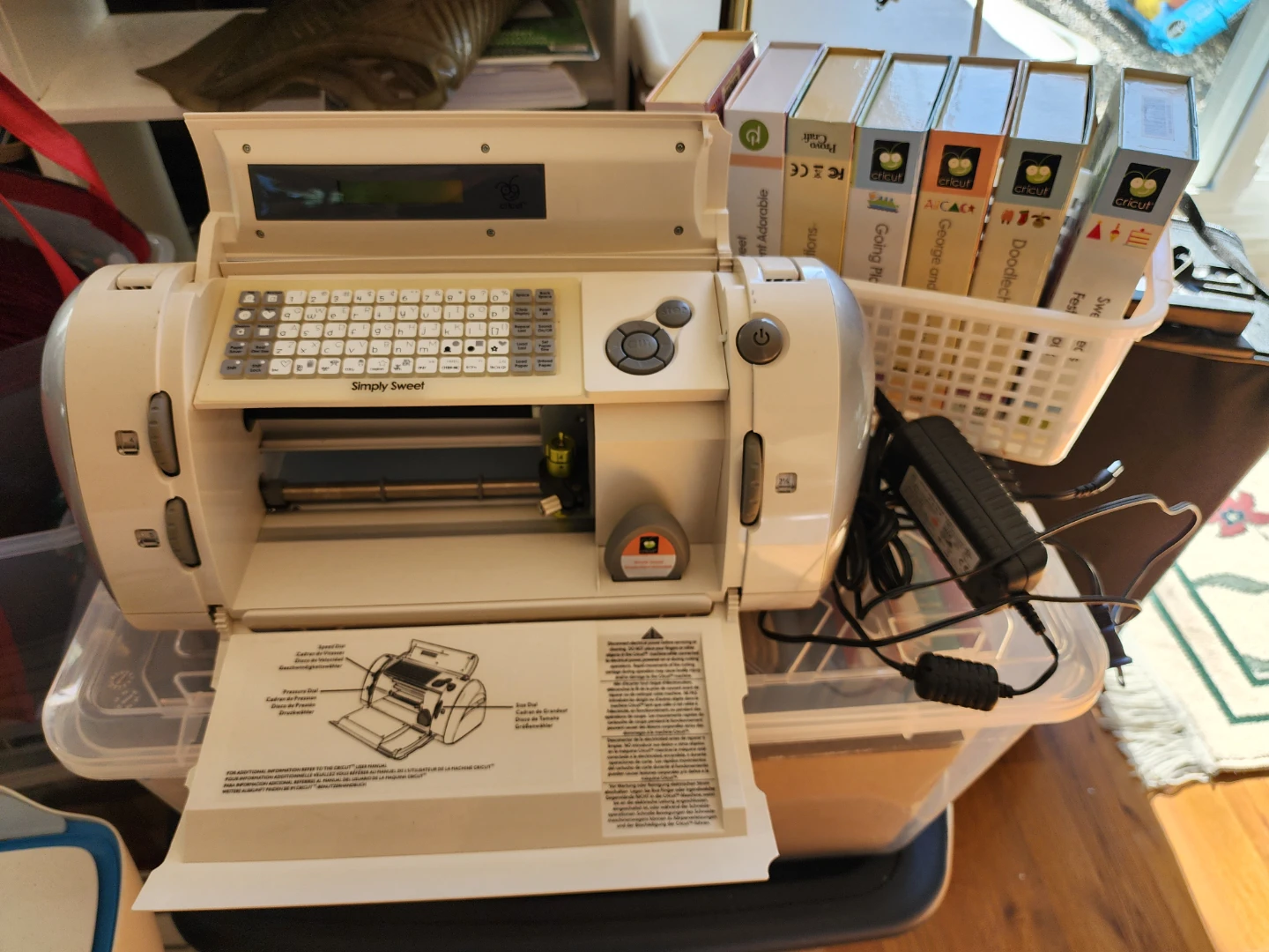 Cricut Simply Sweet Personal Electronic Cutter with Cartridges
