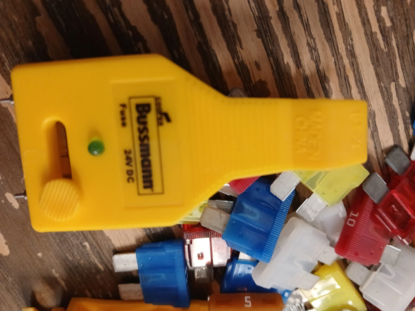 Fuse Assortment w/Tester & puller - photo 2