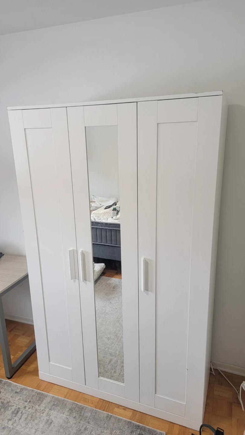 White Mirrored 3-Door Wardrobe - photo 2