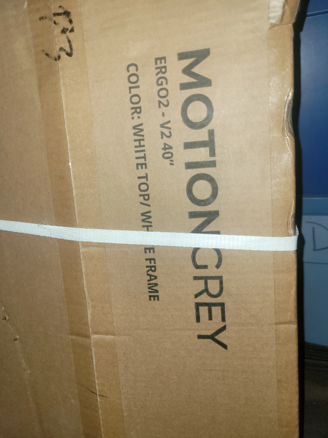 Motion Grey ERGO2-V2 Standing Desk 40" White Top/White Frame - photo 2
