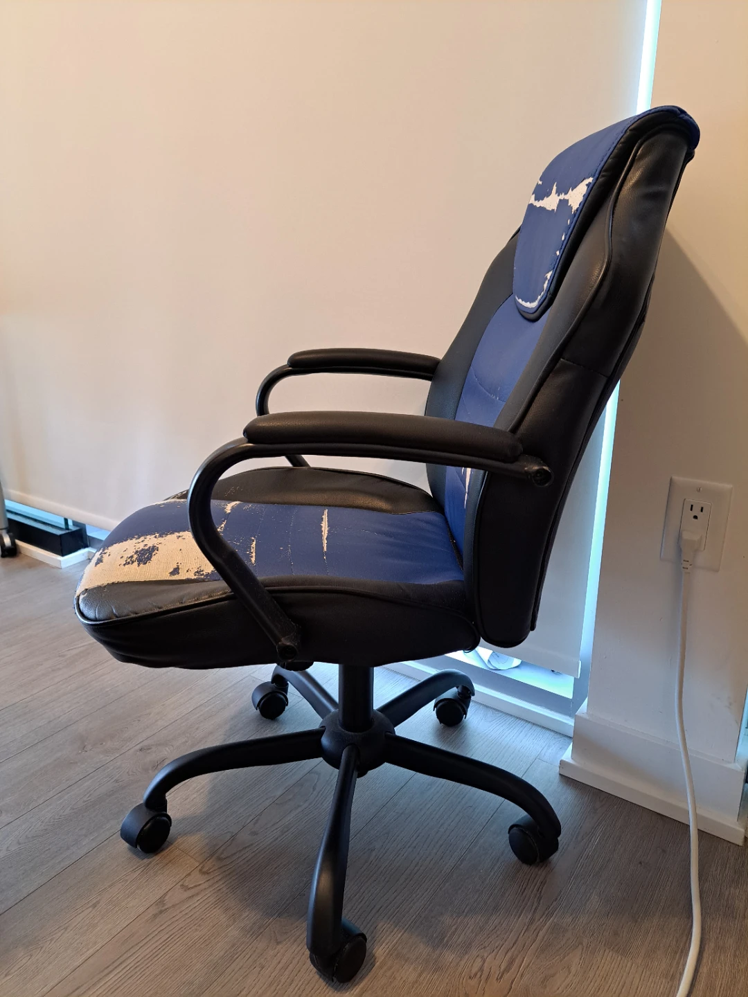 Gaming Chair - Black and Blue - photo 2