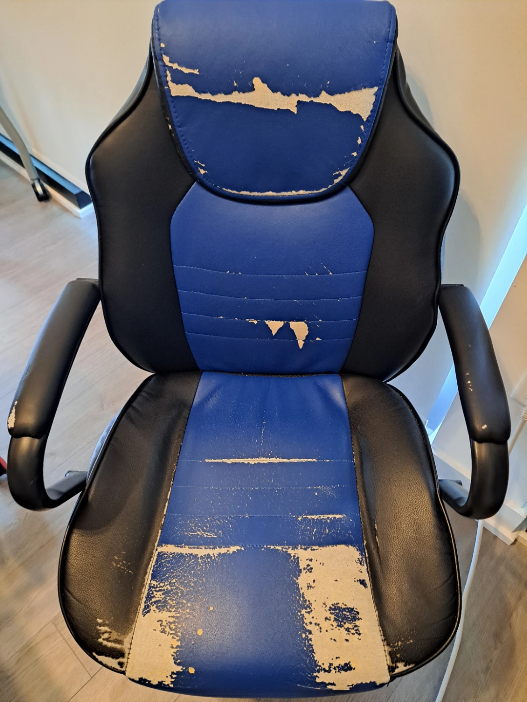 Gaming Chair - Black and Blue - photo 4