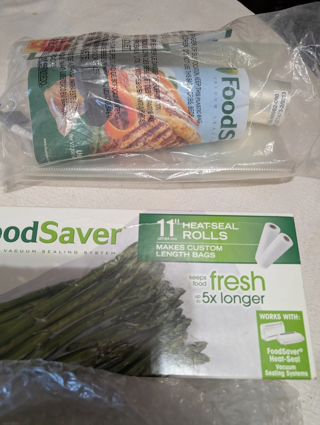 FoodSaver V2244 Vacuum Sealer with 11" Heat-Seal Rolls - photo 2