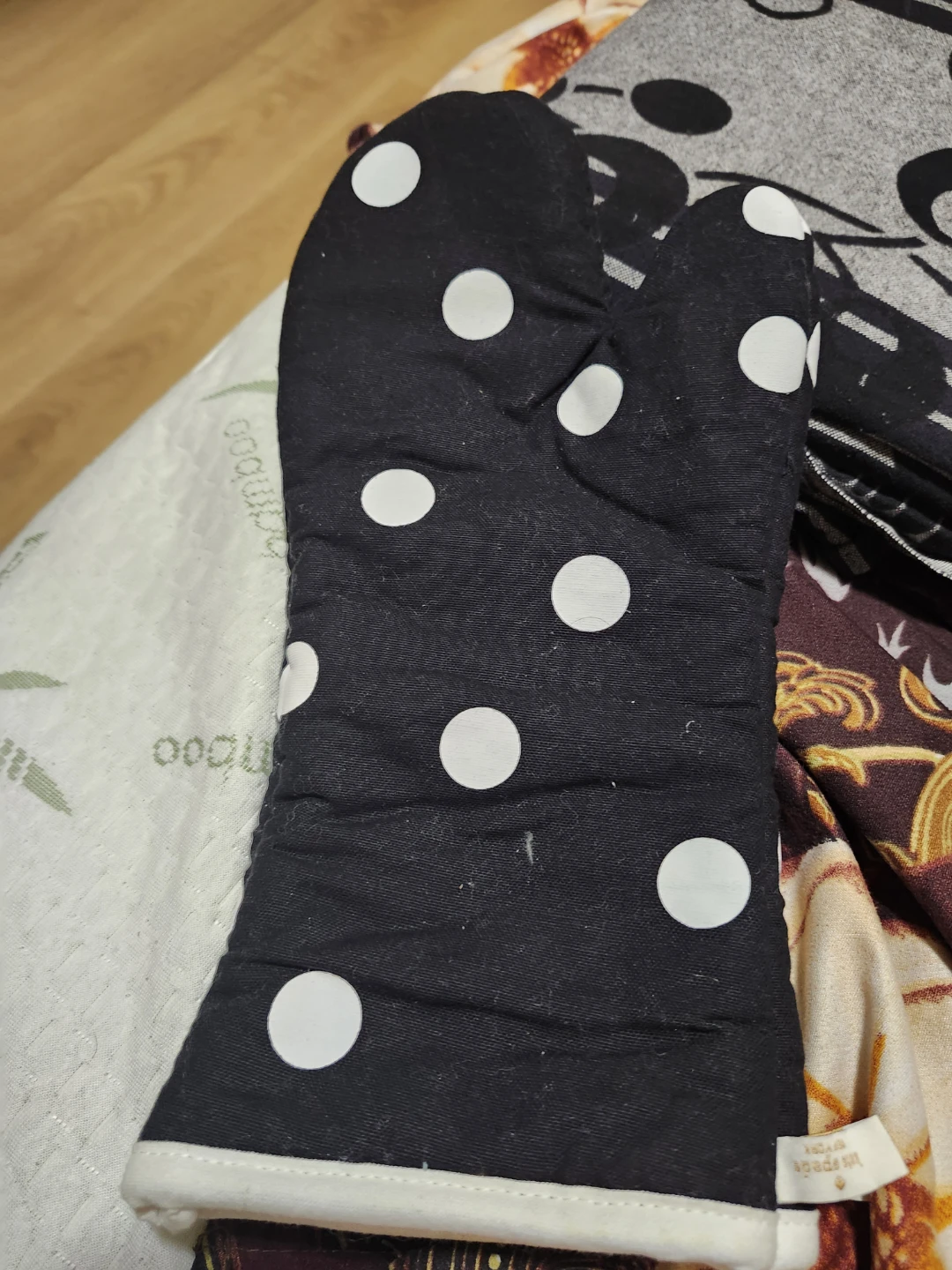 Kate Spade Black and White Polka Dot Oven Mitt