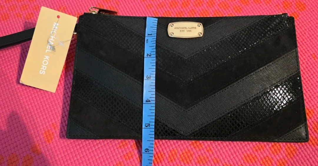 Michael Kors Black Leather Chevron Clutch Wristlet - photo 5