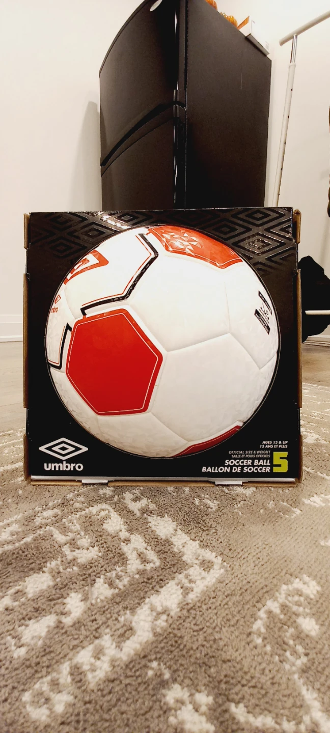 Umbro Classico Soccer Ball - Size 5