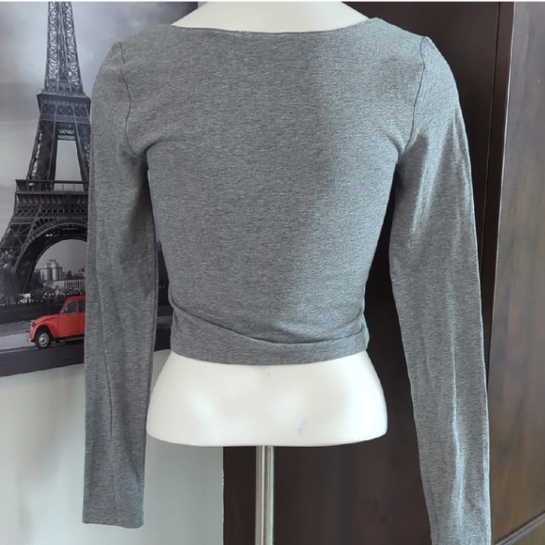 Forever 21 Grey Long Sleeve Cropped Top Size M - photo 2