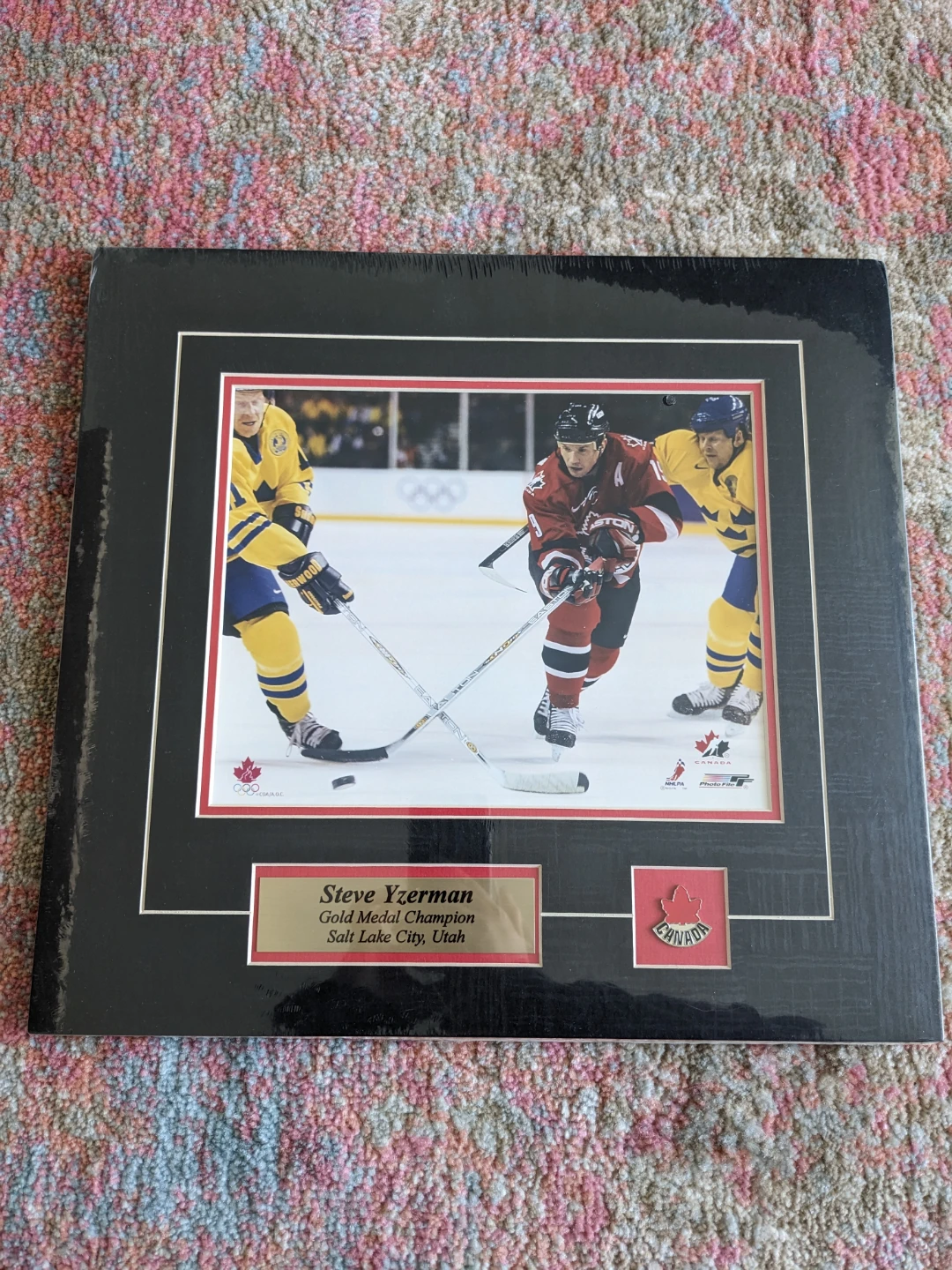 Collection of 3 Framed Hockey Photos - Salt Lake City 2002 - photo 4