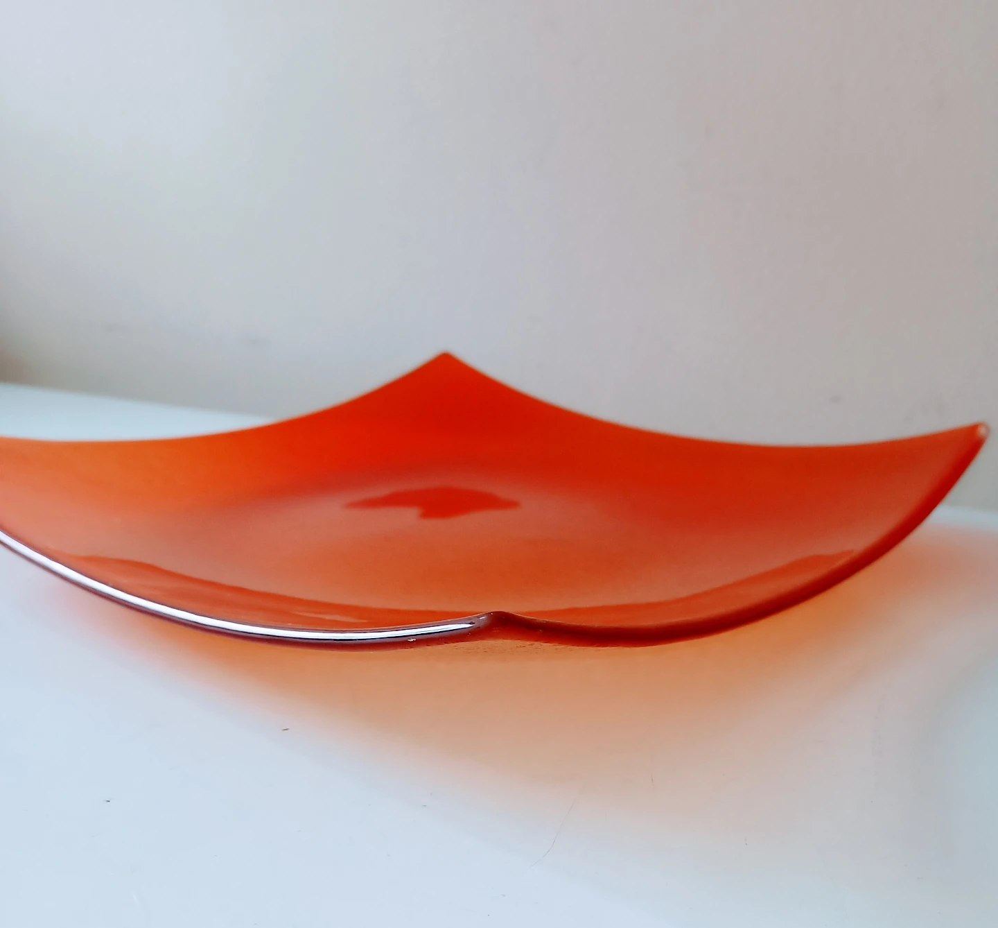 11½" Red Glass Tray
