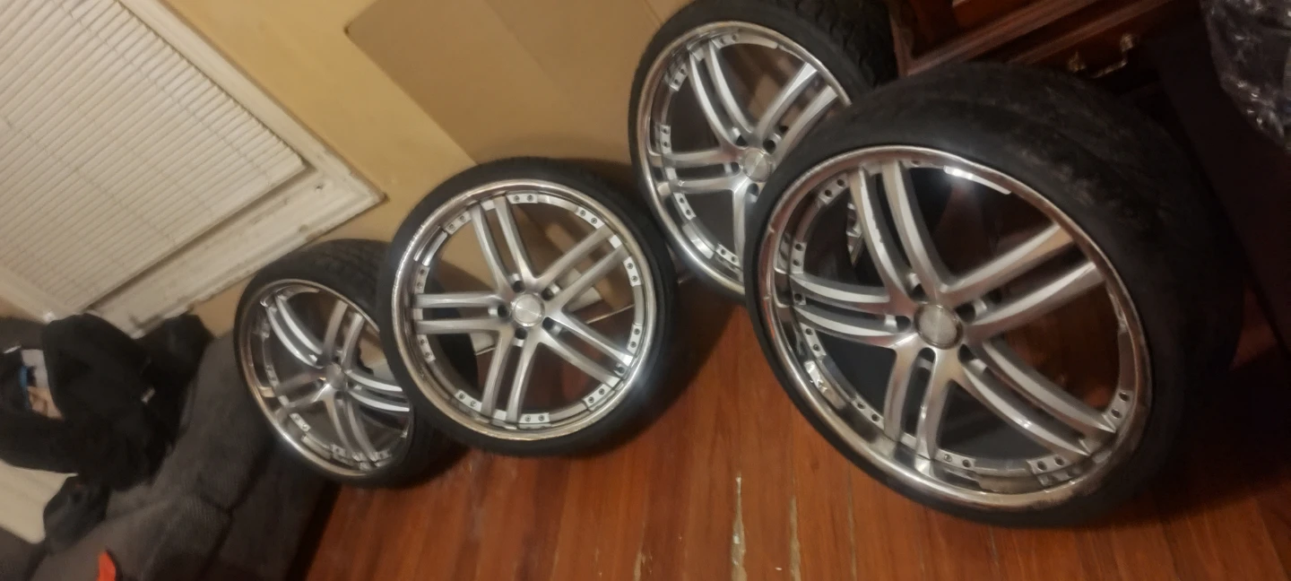 22" Chrome Wheels and Tires Set - photo 3