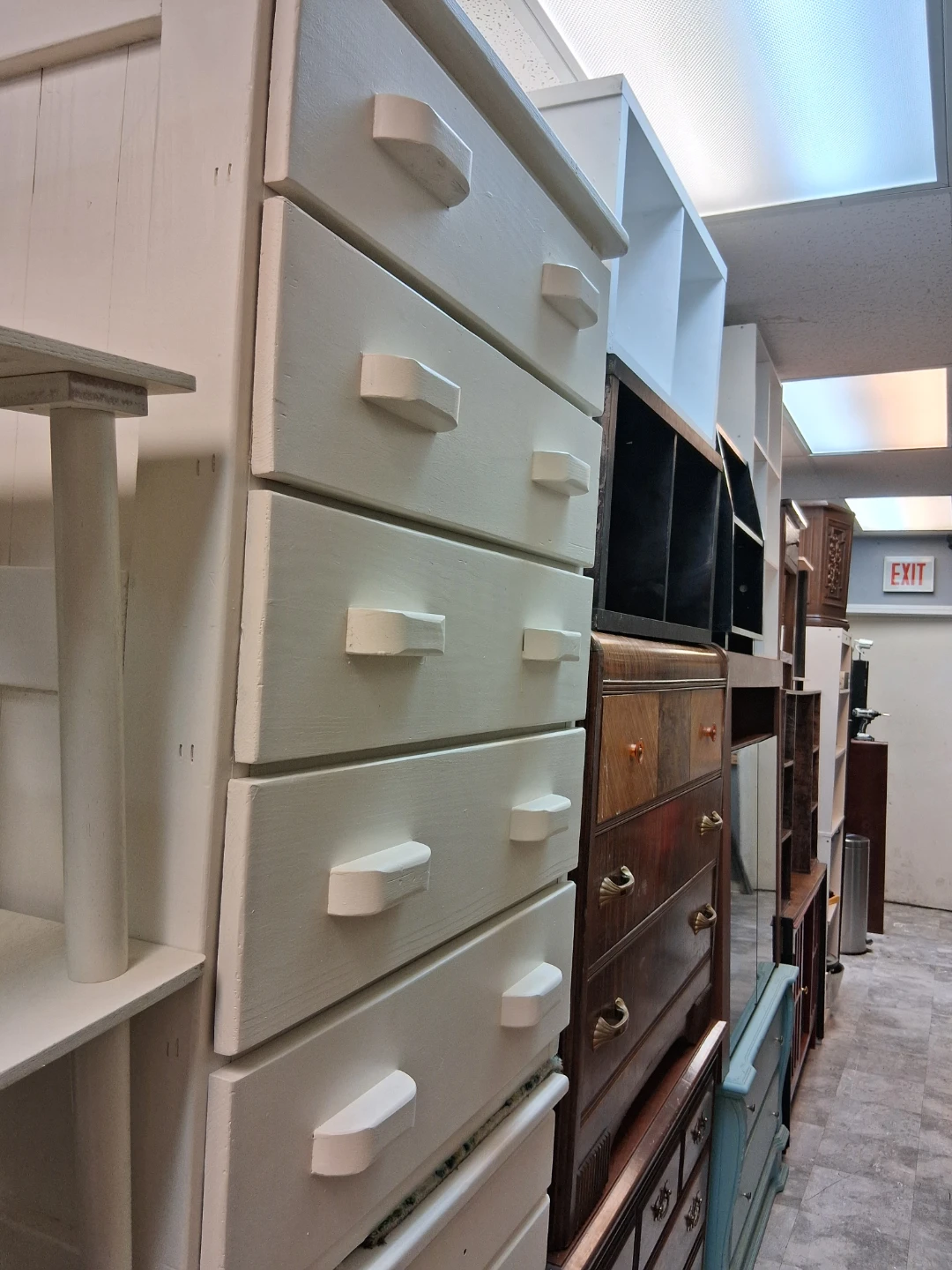 White 7-Drawer Dresser