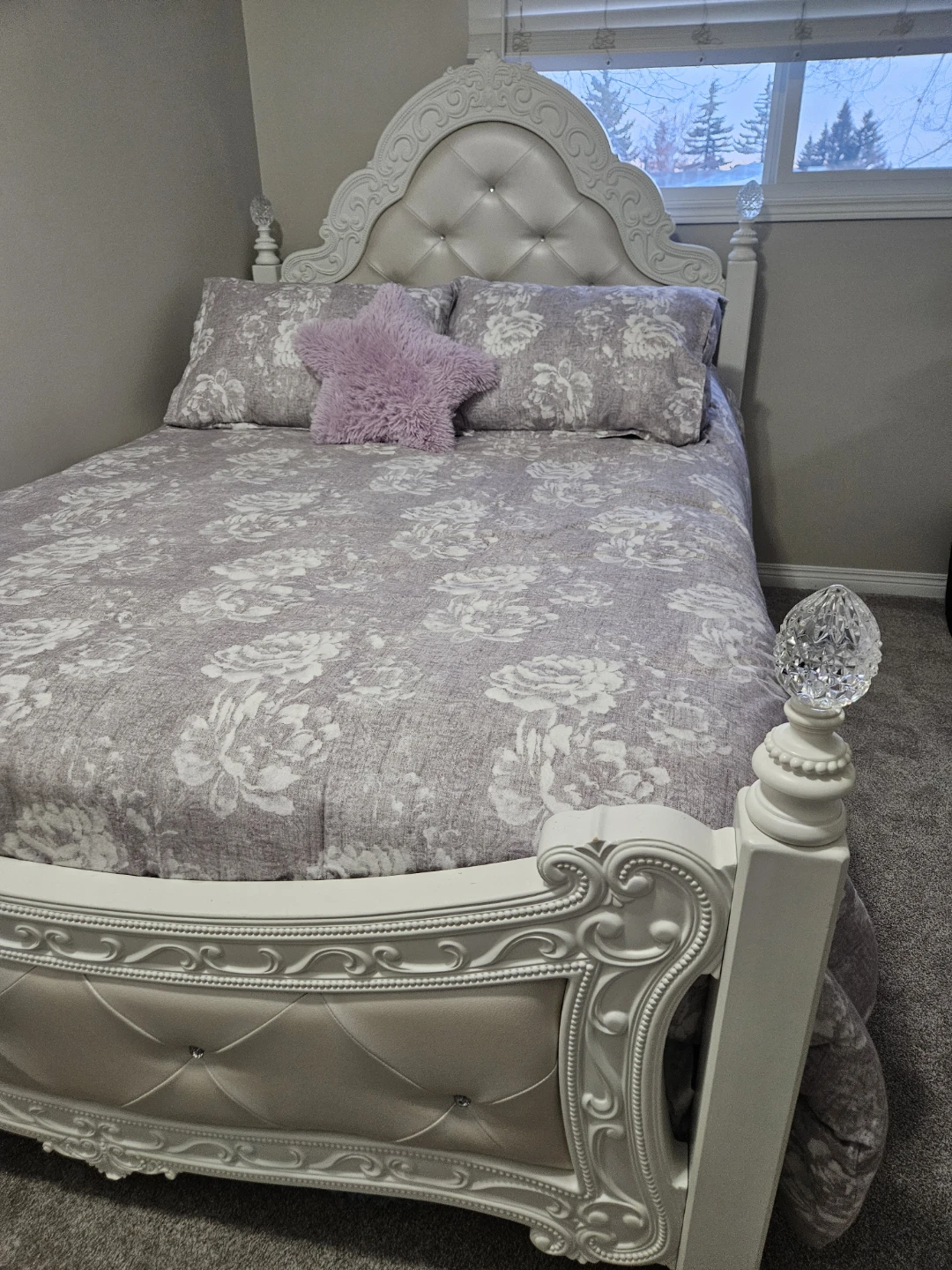 White upholstered bed with ornate detailing - photo 2