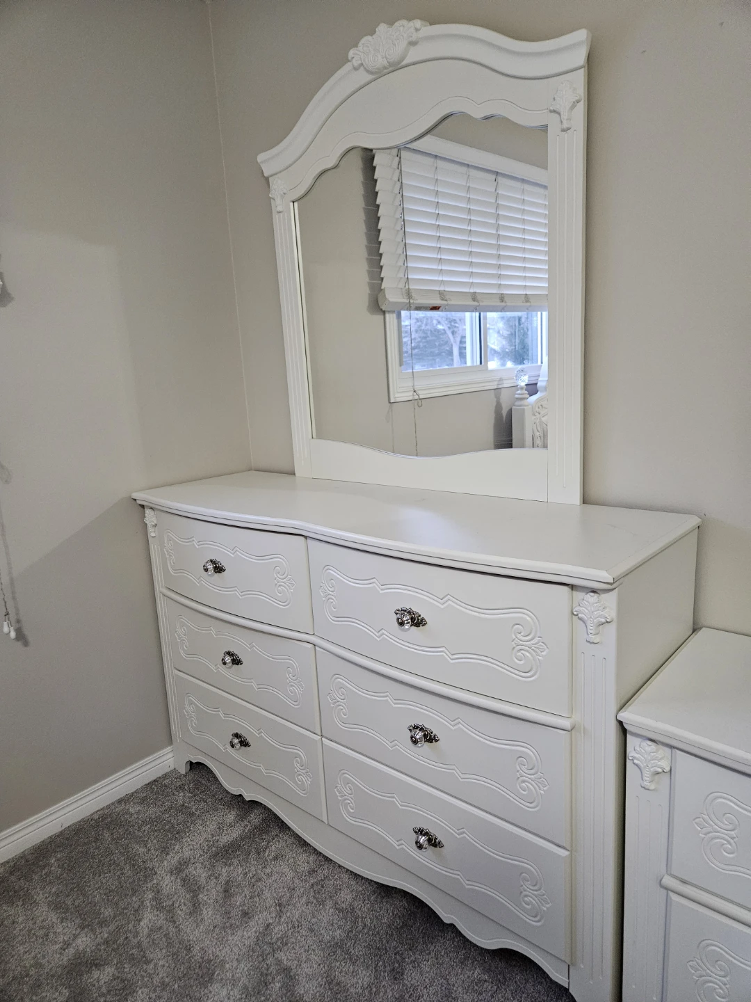 White upholstered bed with ornate detailing - photo 5