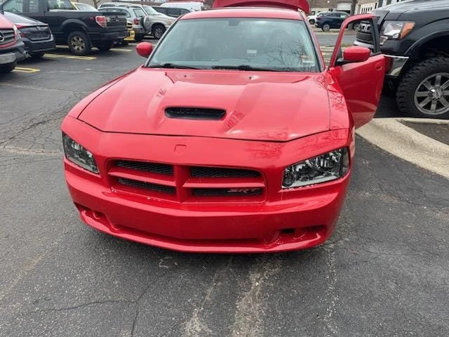 2008 dodge  charguer  srt
