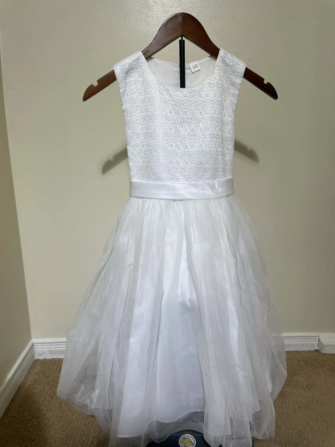 🥰 White Flower Girl Dress Size 6-9 Girls