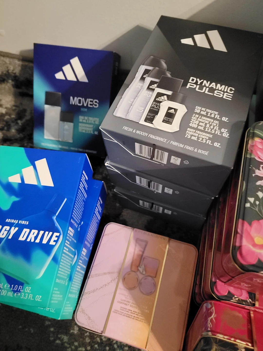 Parfum & Shower Gel, body lotions, shave sets. Brand new - photo 3