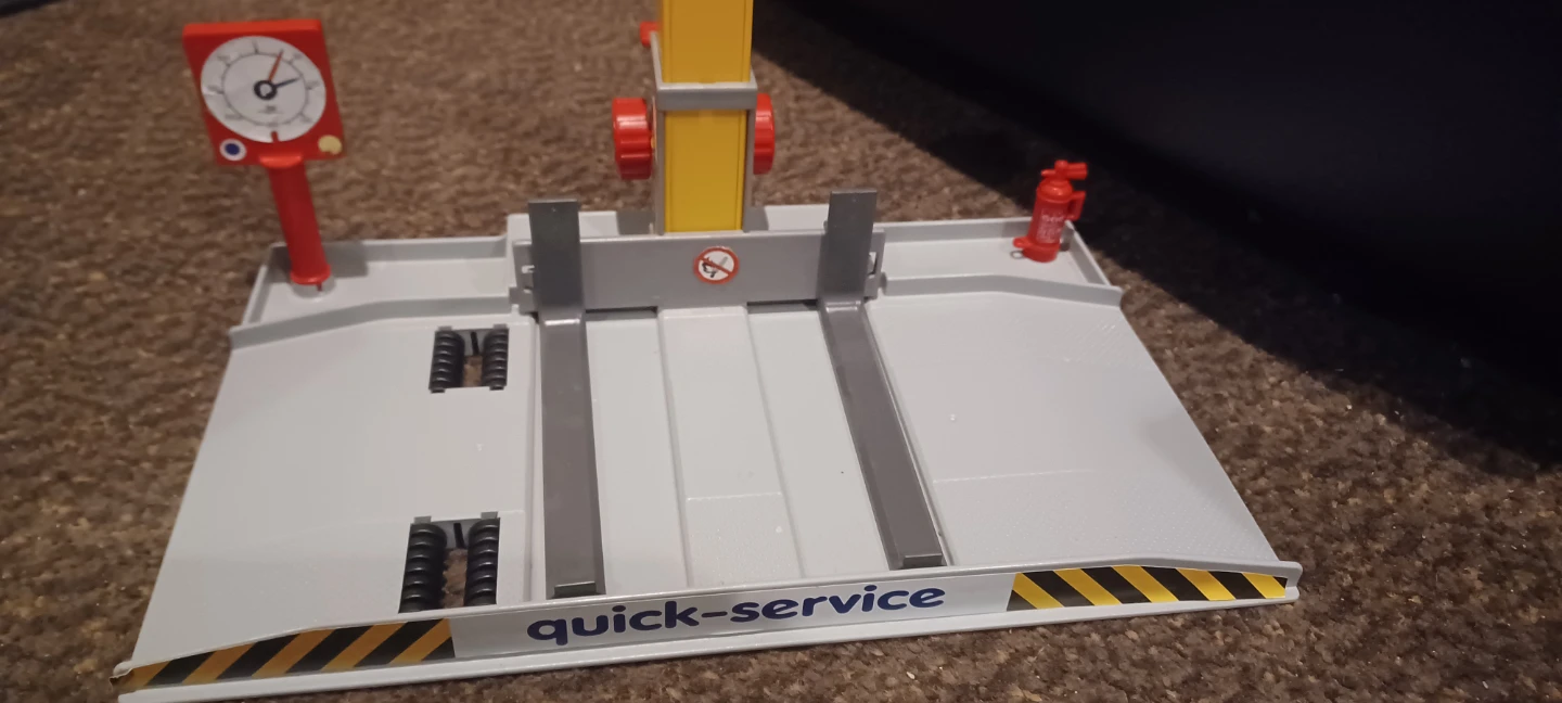 Playmobil Mechanic shop