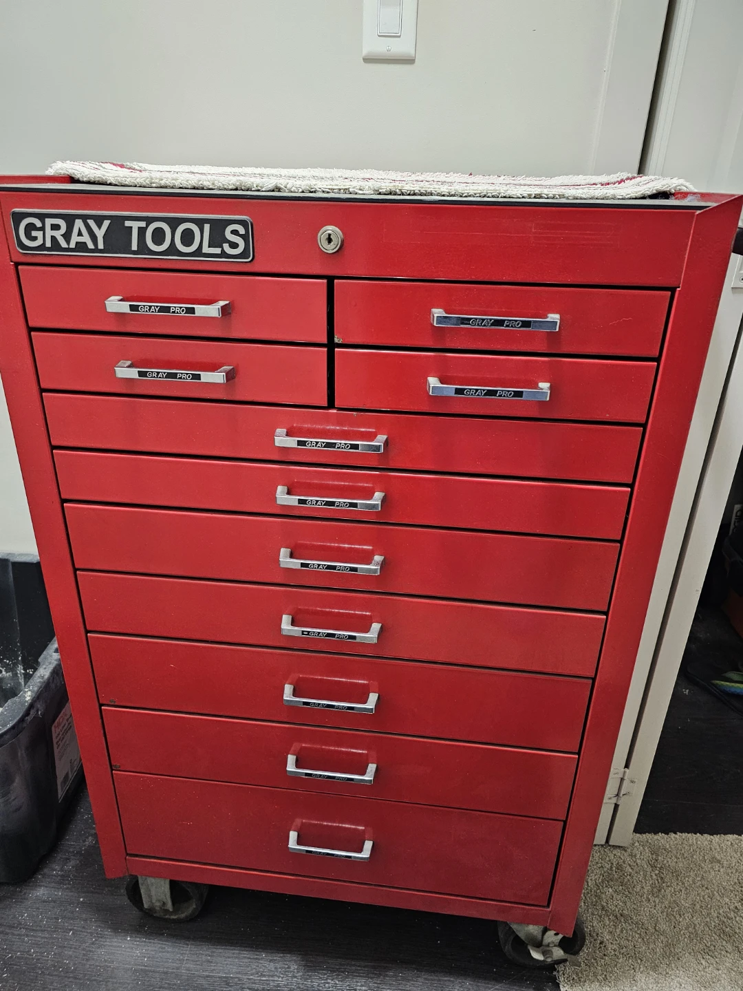 Gray Tools PRO Series Roller Cabinet, 11 Drawers, Red