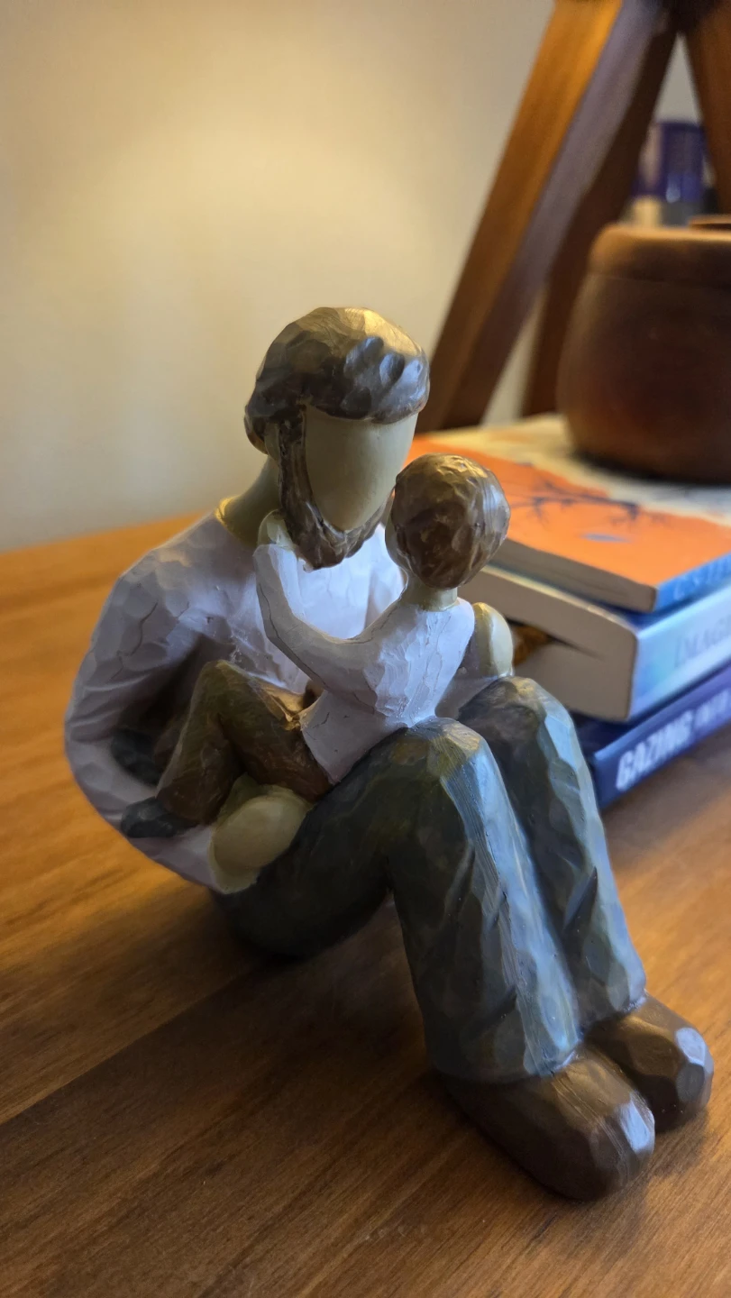 Father & Child Figurine – Sculpture Display *new