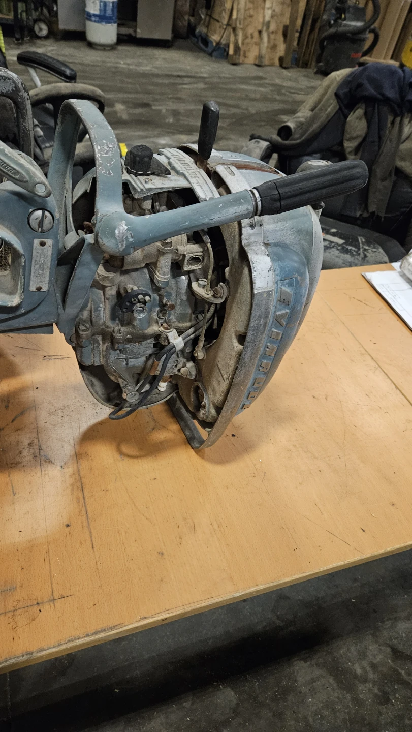 Evinrude boat motor - photo 2