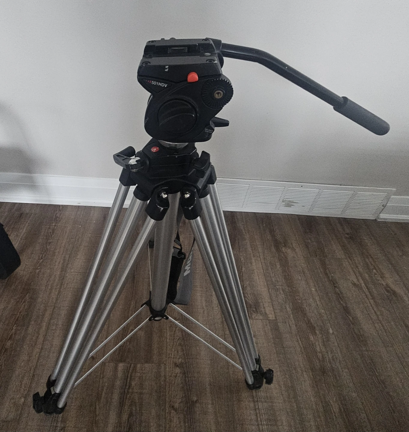 Manfrotto 501HDV Video Tripod - photo 2