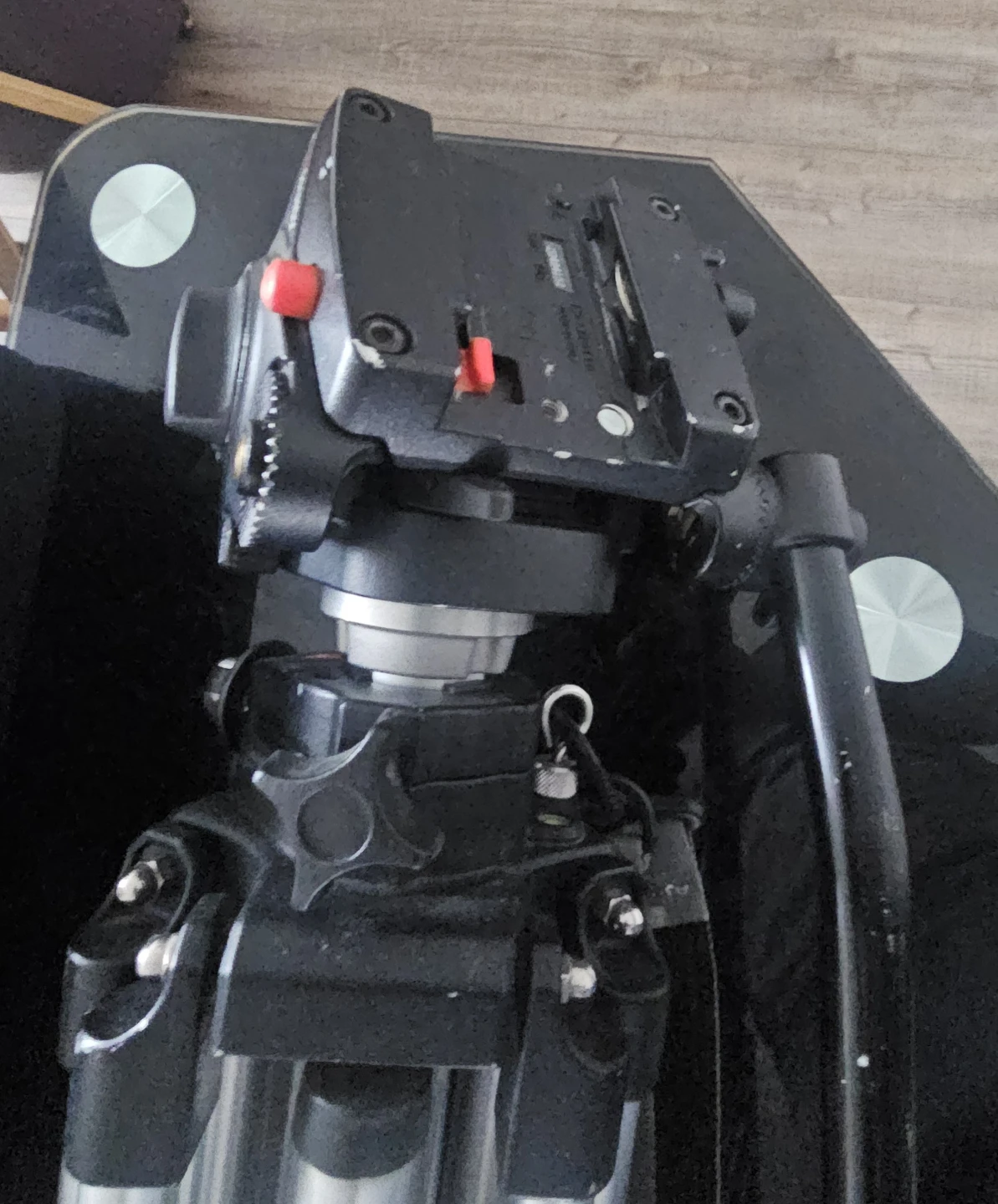 Manfrotto 501HDV Video Tripod - photo 3