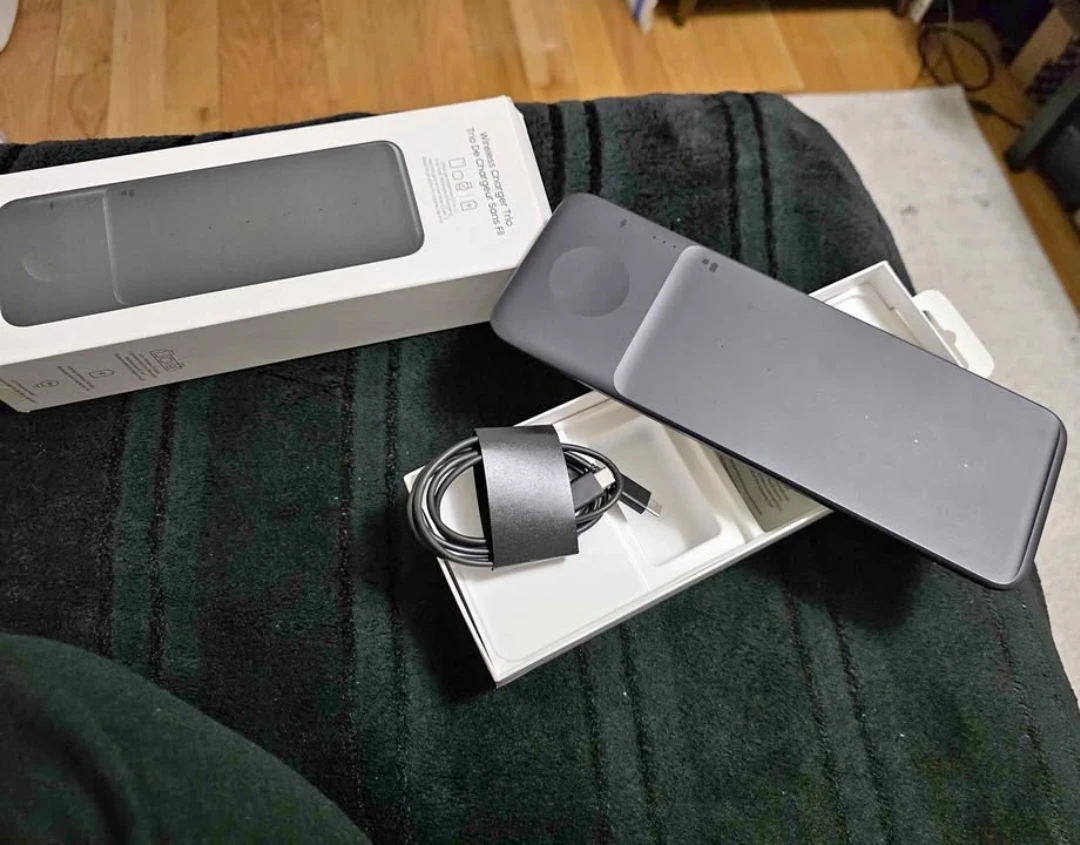 Samsung Wireless Charger Trio – Like New