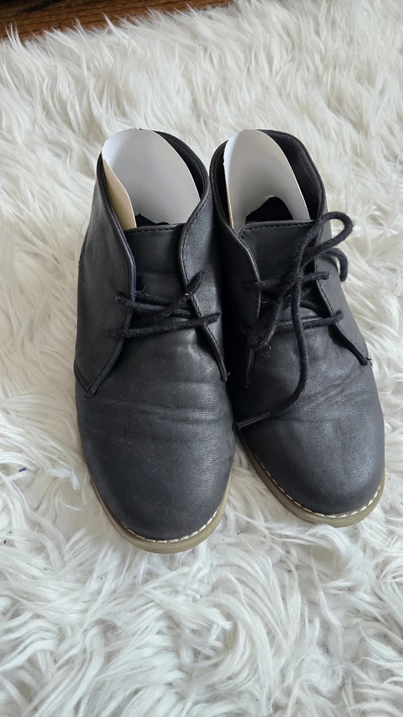 The Children's Place Black shoes Size 4