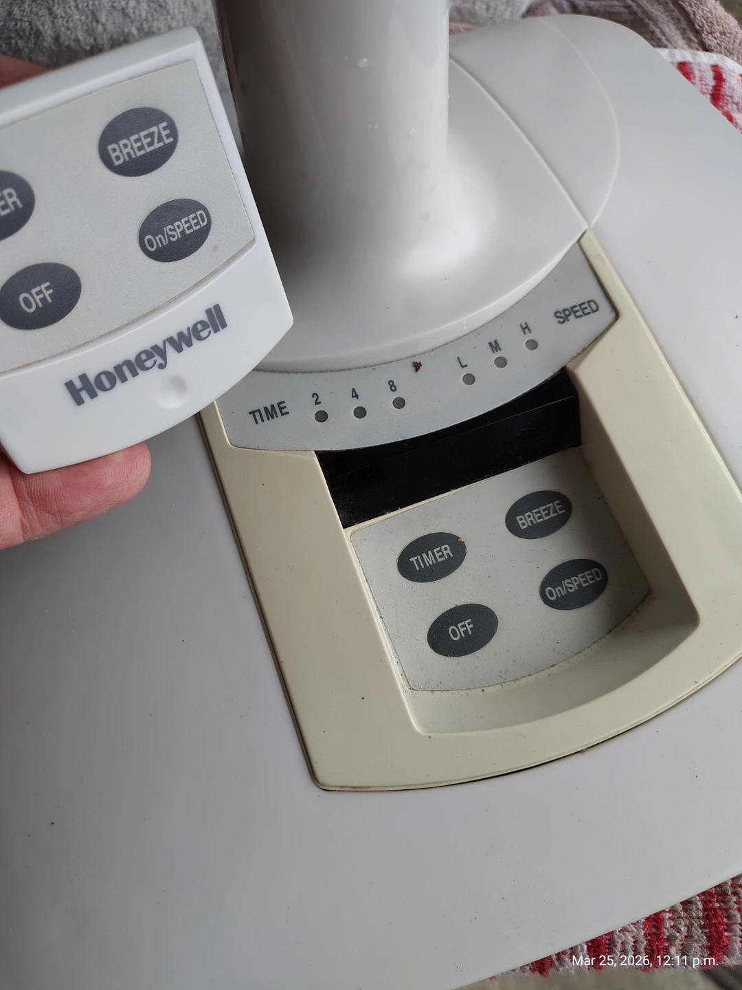Honeywell 12 inch Performance Table Fan with Remote - photo 3