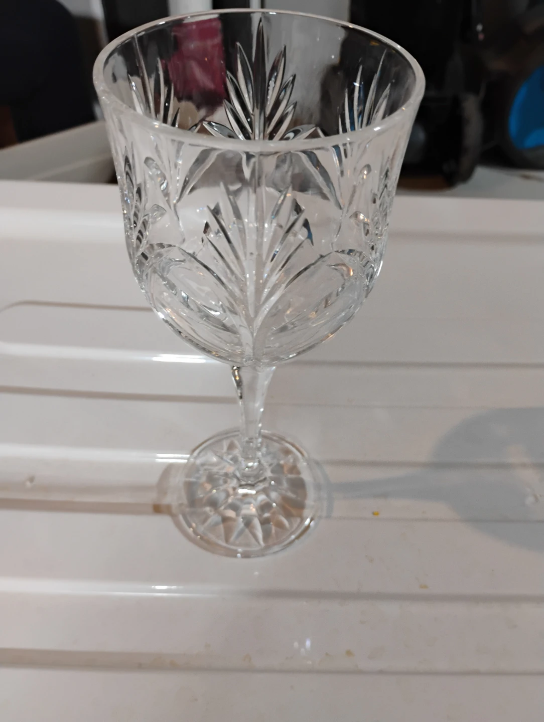 Set of 4 Cut Crystal Wine Glasses - photo 2