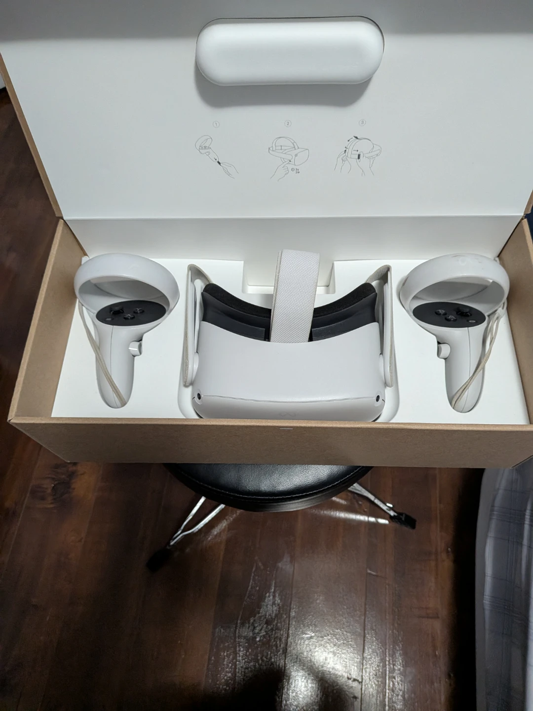 Meta Quest 2 128GB VR Headset with Controllers - photo 4