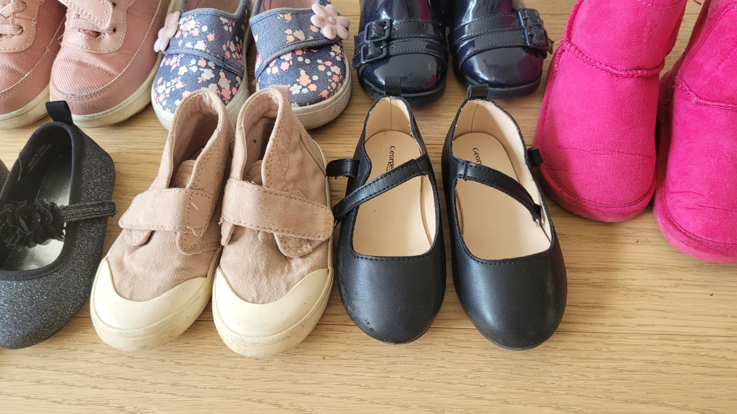 7 pairs girls shoes size 6-7 - photo 2
