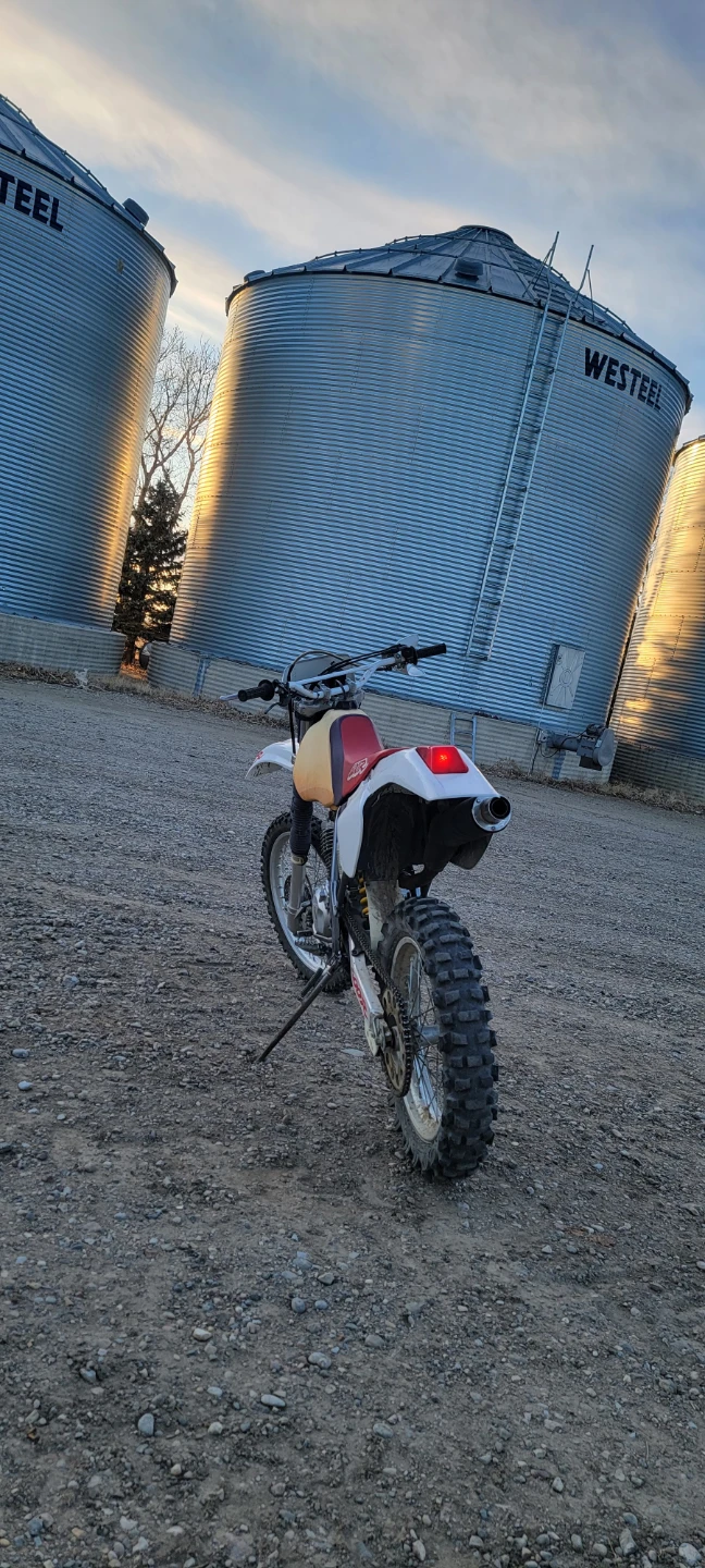 Honda XR400R Dirt Bike - photo 4