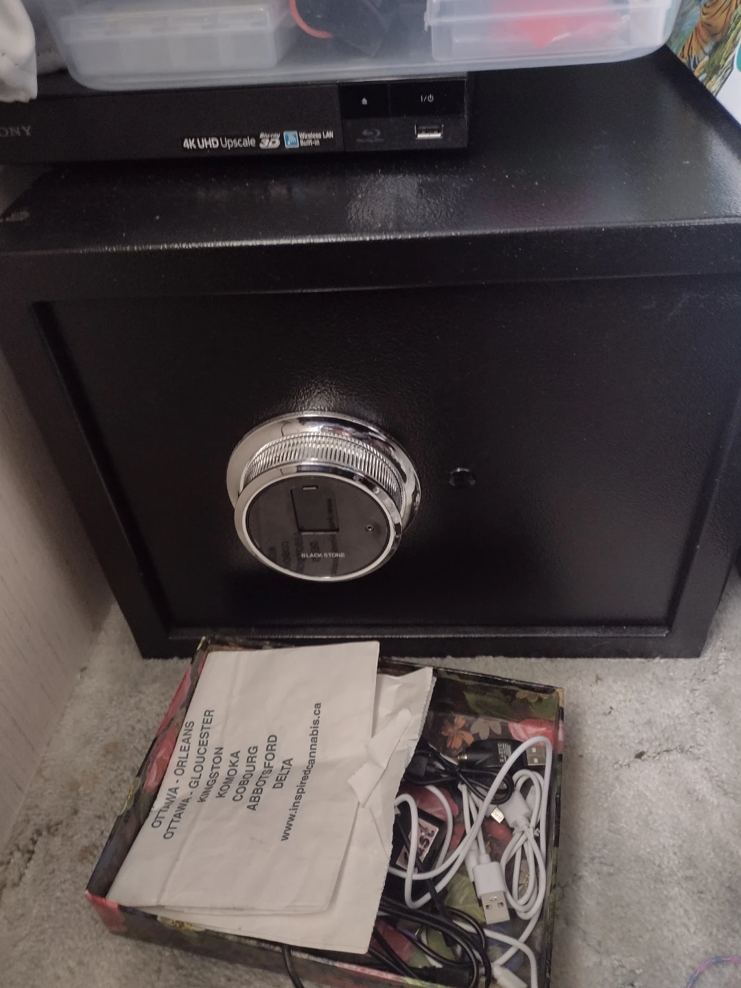 HOMCOM Electronic Fingerprint Security Safe Box 0.95 Cu Ft Black
