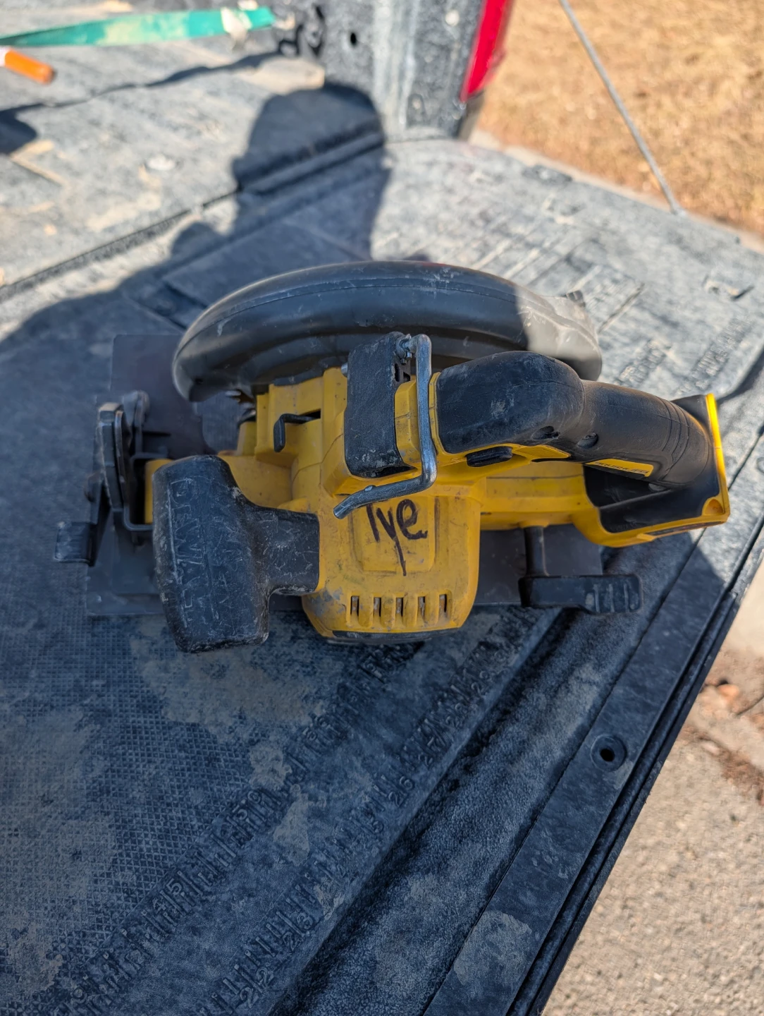 DEWALT 60V MAX Cordless Circular Saw - photo 2