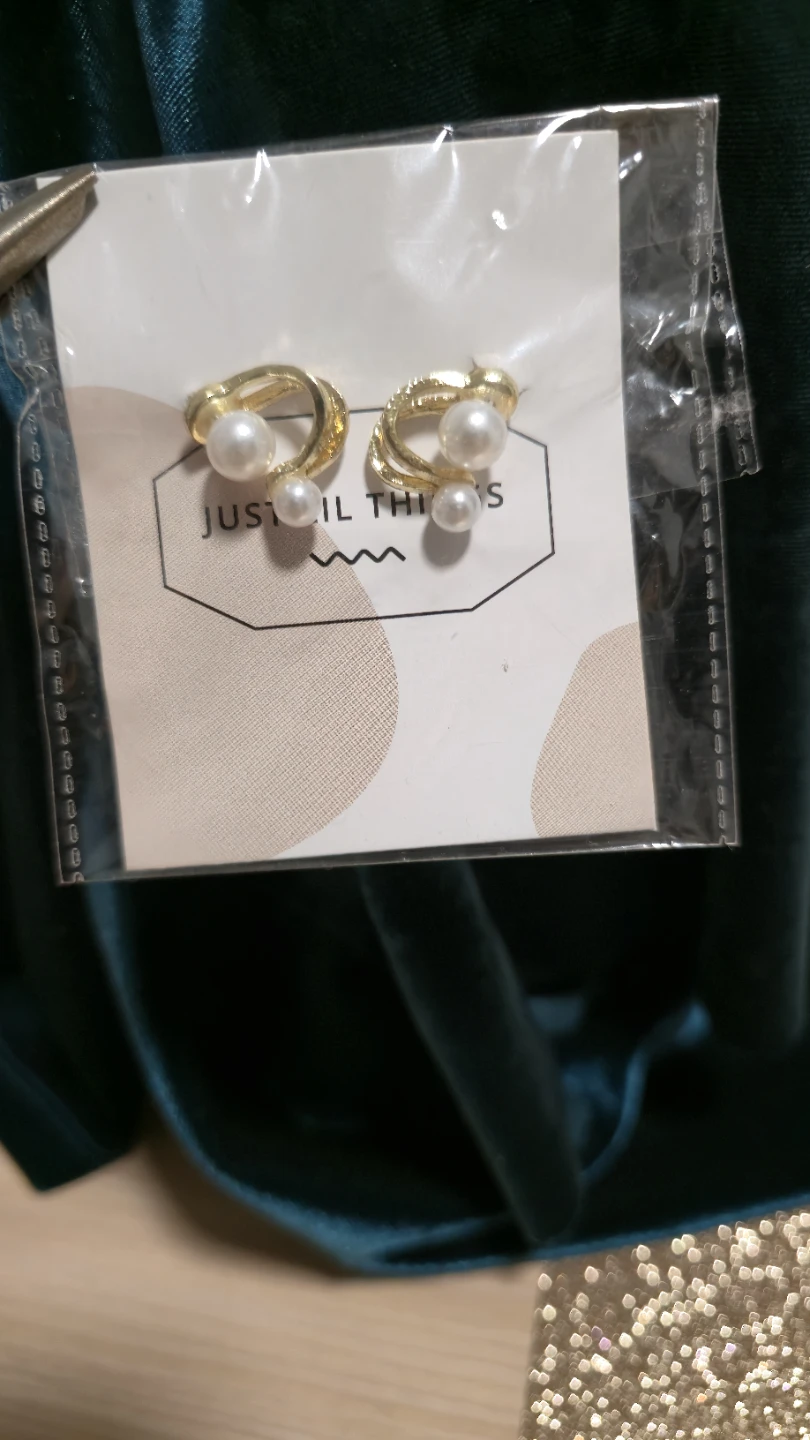 Just Lil Things Gold Pearl Hoop Earrings - photo 2