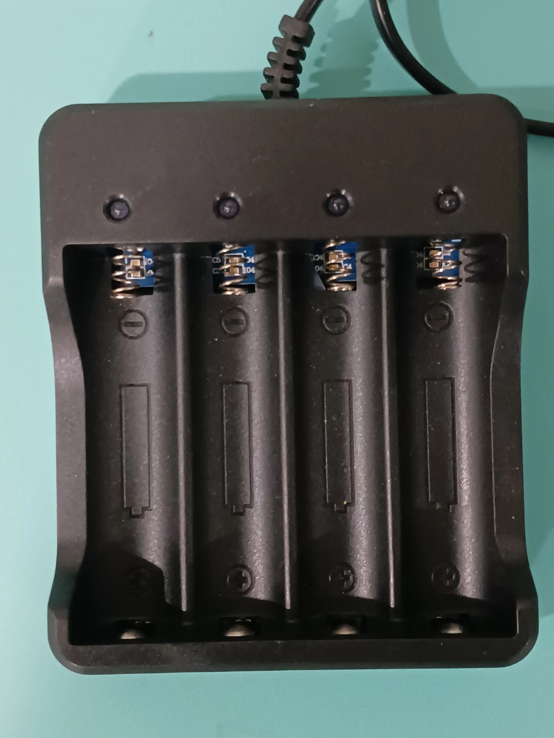 4-Bay 18650 Smart Battery Charger